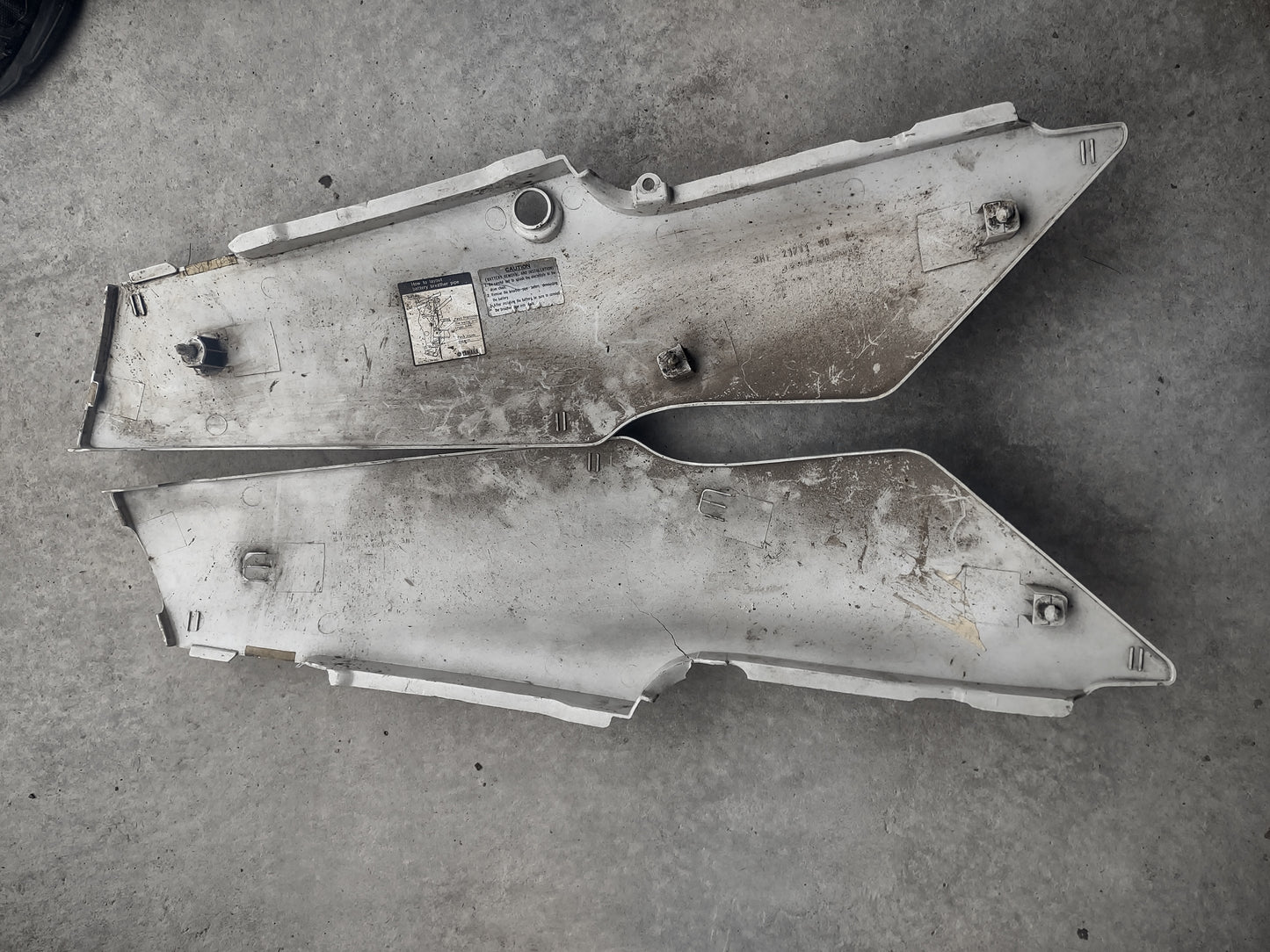 Yamaha FZR600 3HE seat fairing/s (OEM) used