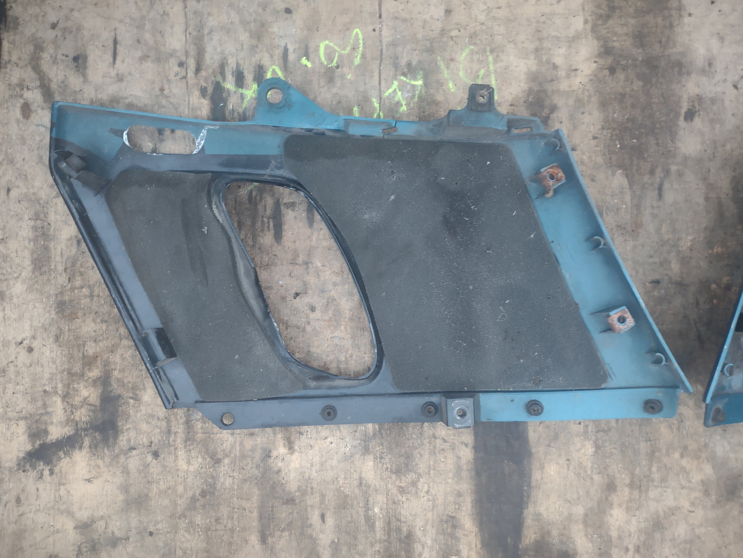 Kawasaki zzr600 nose cone, fairings, indicators, mounting bracket 1993 (OEM)