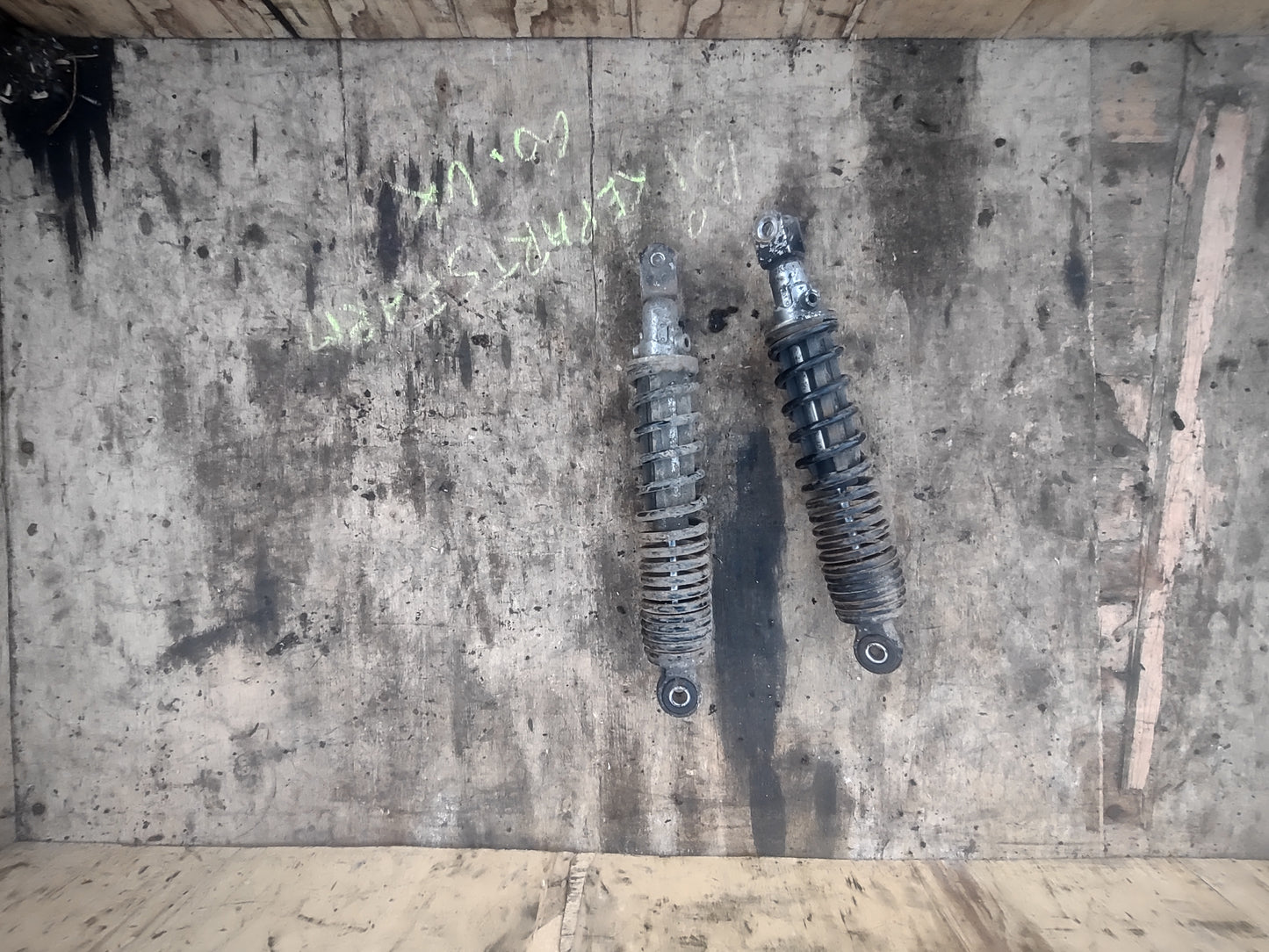 Honda PES 125 rear shockers