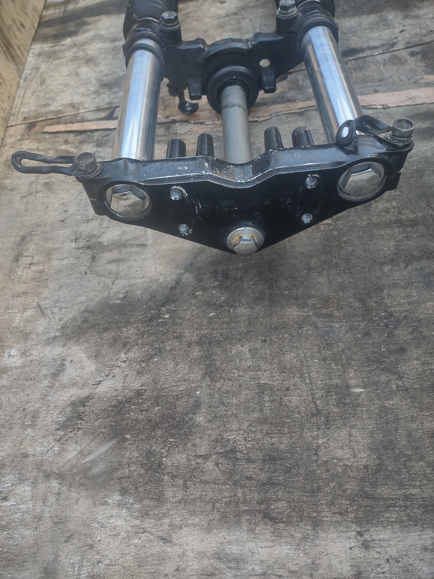 Sinnis XF125 K157 FMI front forks / shockers, top and bottom yoke (OEM)