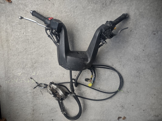 Suzuki an400 burgman handlebars switches, grips, calliper