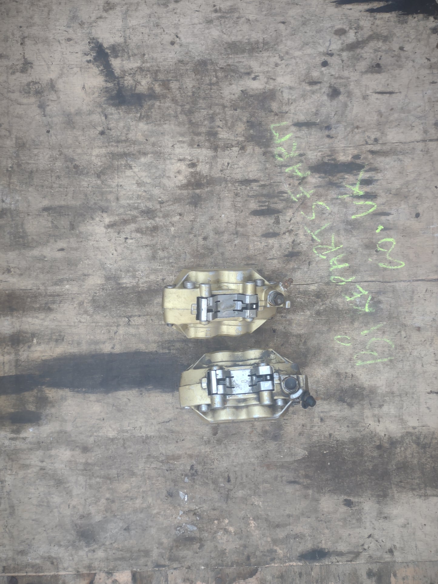 Kawasaki ZZR600 front brake callipers- Nissin- (OEM) used