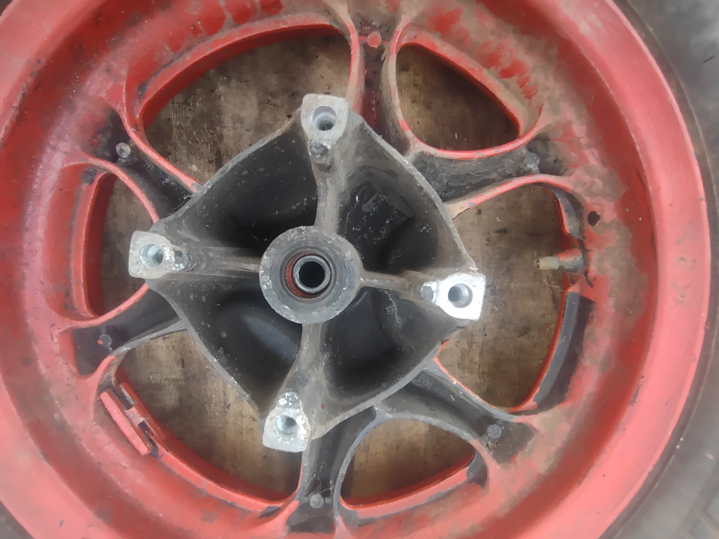 Honda PES 125 wheels & tyres (OEM) used